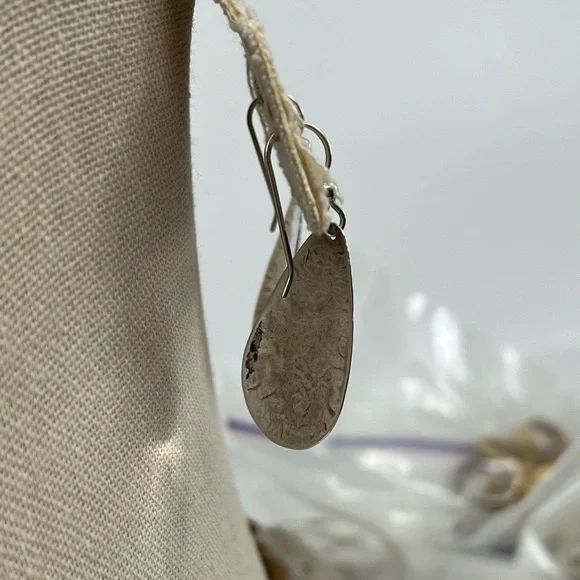 90's Vintage Sterling Silver Teardrop Dangle Earrings with Black Onyx Stone - Picture 10 of 15